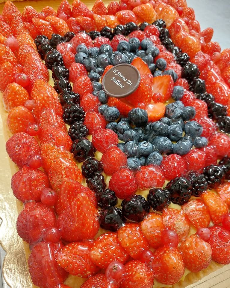 Torta fresca e personalizzata alla frutta del Forno di Pollone Walter.